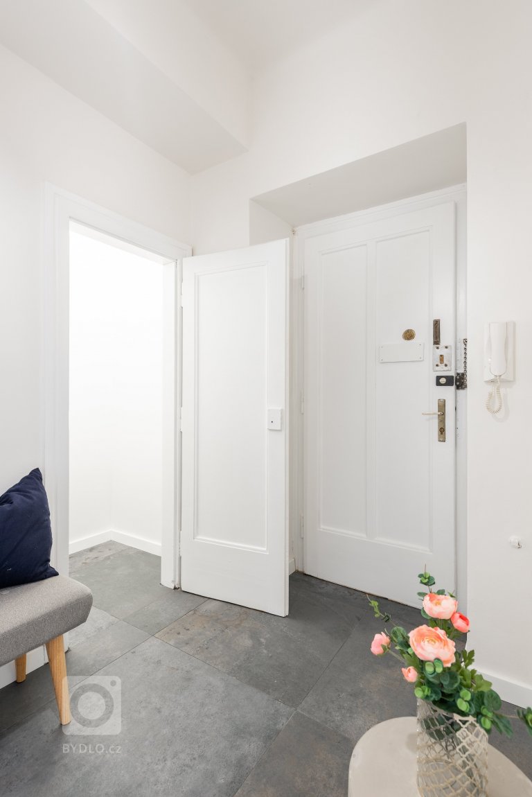 add picture to album