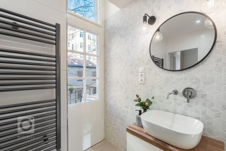 add picture to album