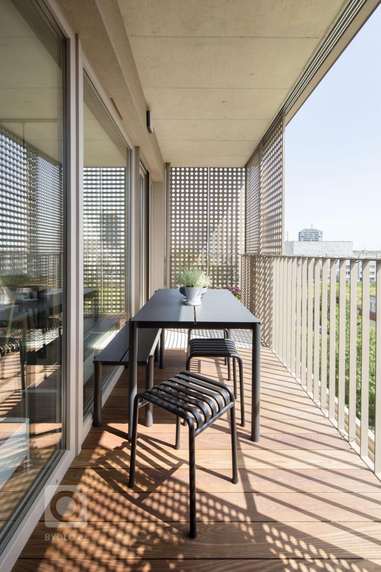 add picture to album