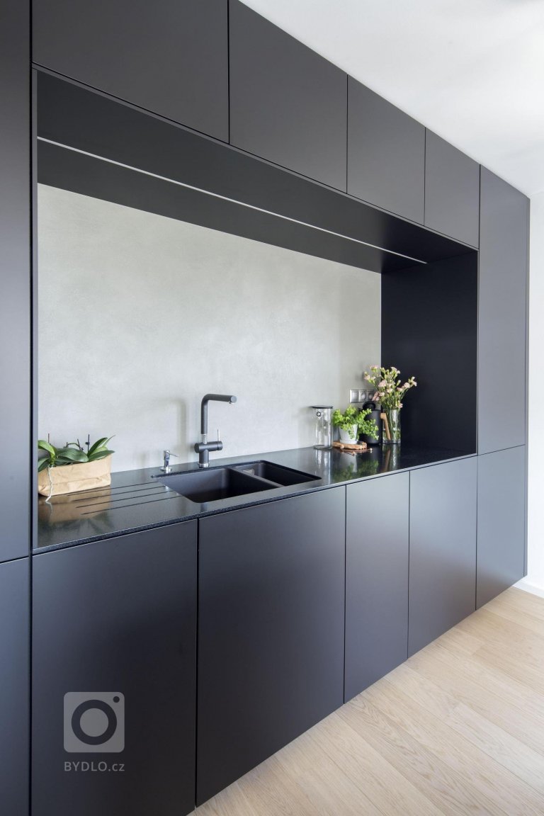 add picture to album