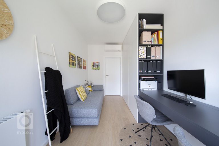 add picture to album