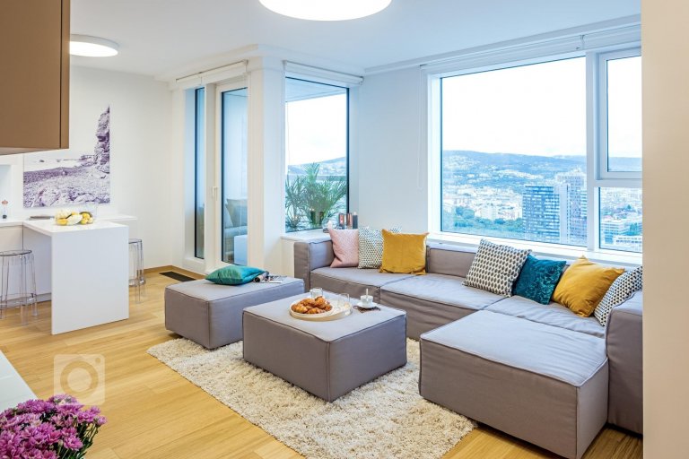 add picture to album