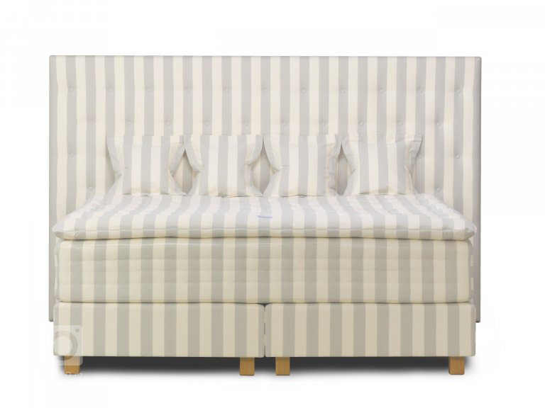 add picture to album