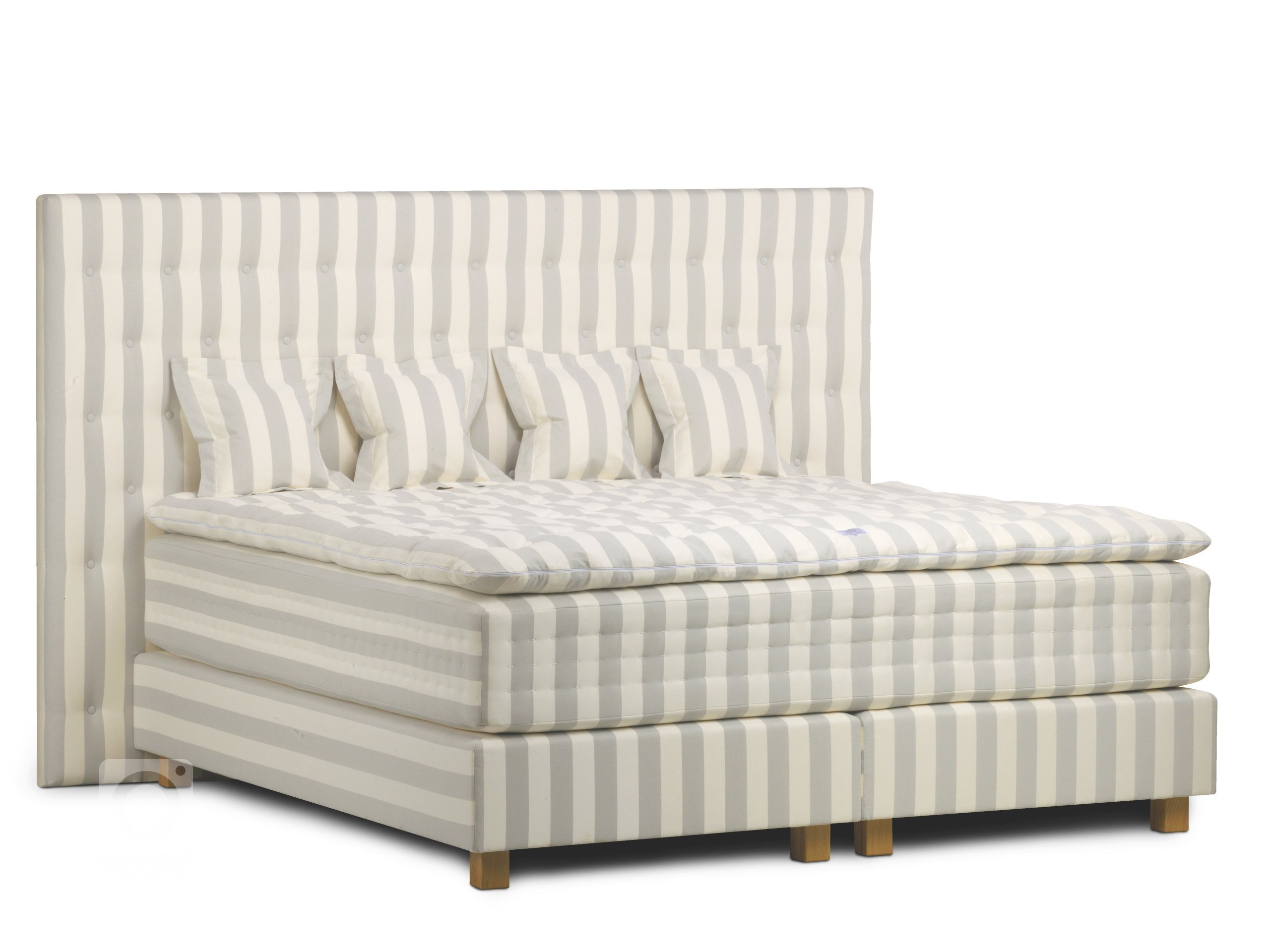 Saffron Authentica předčí svojí výjimečností všechny ostatní. Charakterizují ji tři pružinové systémy v boxu a v hlavní matraci, bohaté vrstvy koňských žíní,…