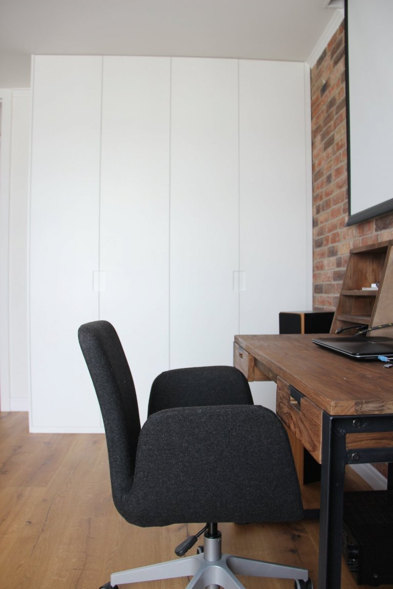 Moderní interiér s příjemnou atmosférou. Tak lze ve zkratce charakterizovat mezonet, laděný do jemně industriálního stylu s množstvím přírodních materiálů…