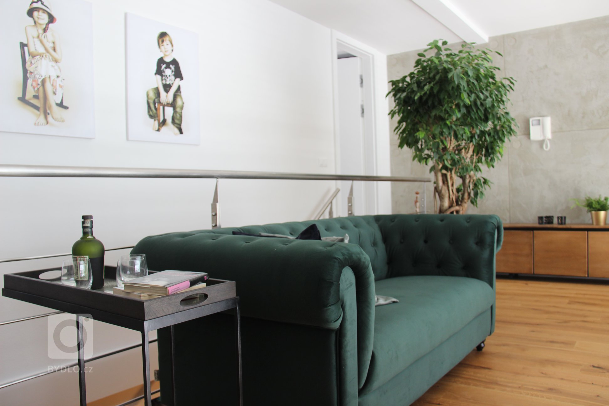 Moderní interiér s příjemnou atmosférou. Tak lze ve zkratce charakterizovat mezonet, laděný do jemně industriálního stylu s množstvím přírodních materiálů…