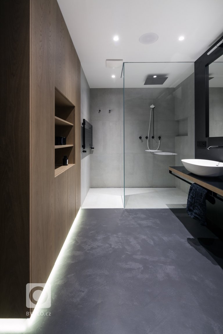 add picture to album