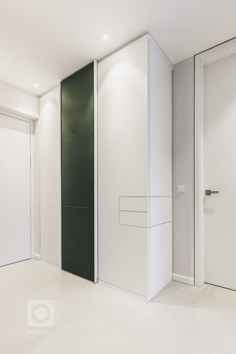 add picture to album