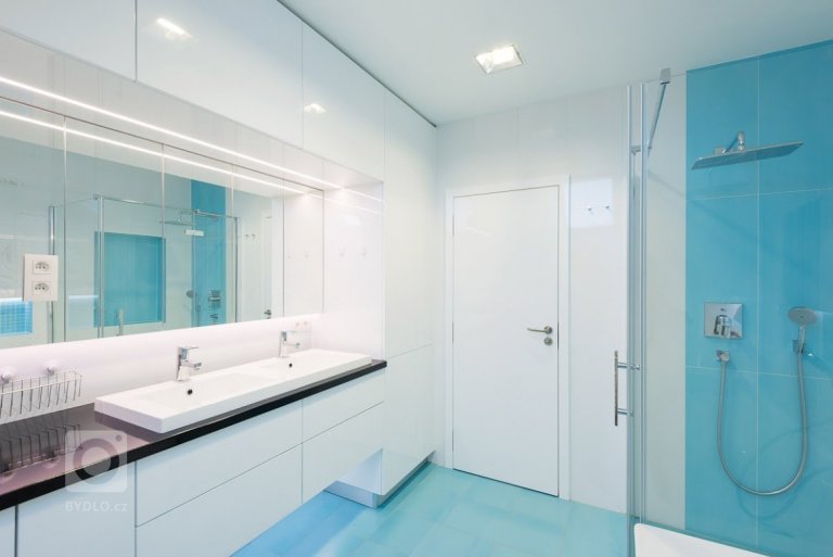 add picture to album