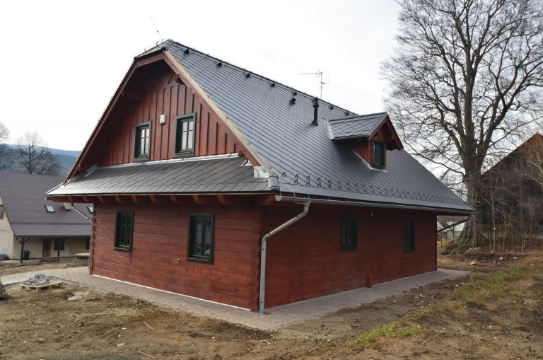 Na jihu Čech stojí tato&nbsp; nová roubenka postavená v klasickém stylu.&nbsp;
