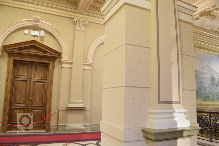 add picture to album