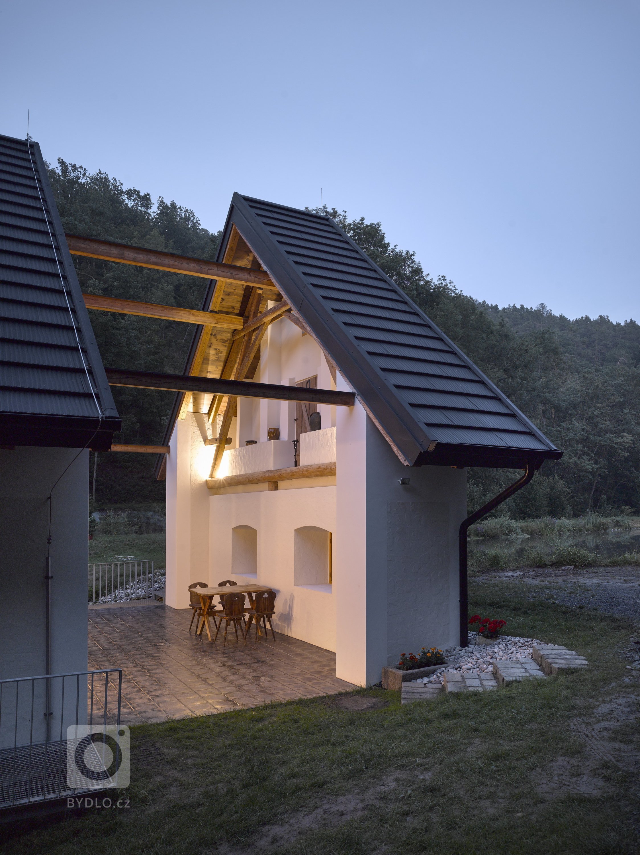 Již od prvního setkání s&nbsp;majiteli bylo jasné zadání, jaké má jejich budoucí bydlení splňovat požadavky: &quot;Má být neotřelé a přitom neokázalé&quot;.…