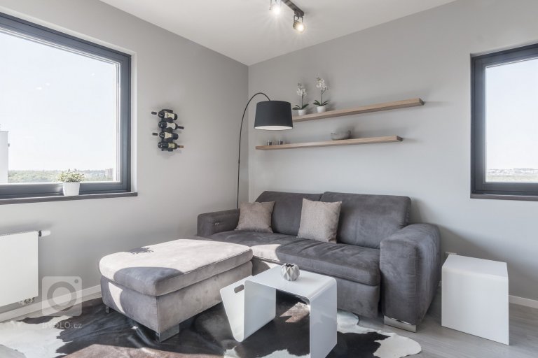 add picture to album