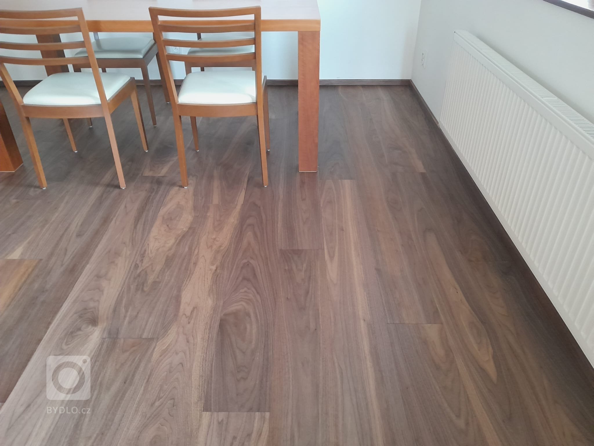 Realizace probíhala v moderním domě v Brně. Původní podlaha byla vyměněna na krásný a nadčasový americký ořech, na kterém rodina trvala a jiná varianta…