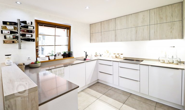 add picture to album