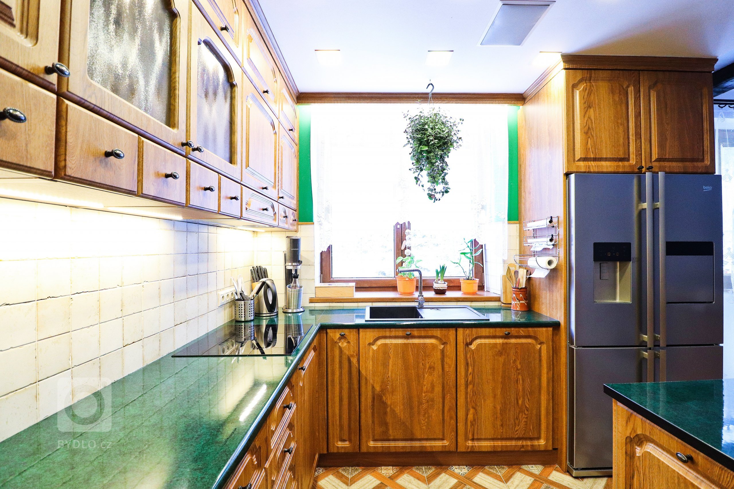 Ne každý je zastáncem moderny. Rustikální kuchyně jsou v&nbsp;dnešní době velmi populární a mají své kouzlo. Většina kuchyní tohoto stylu se vyznačuje různě…