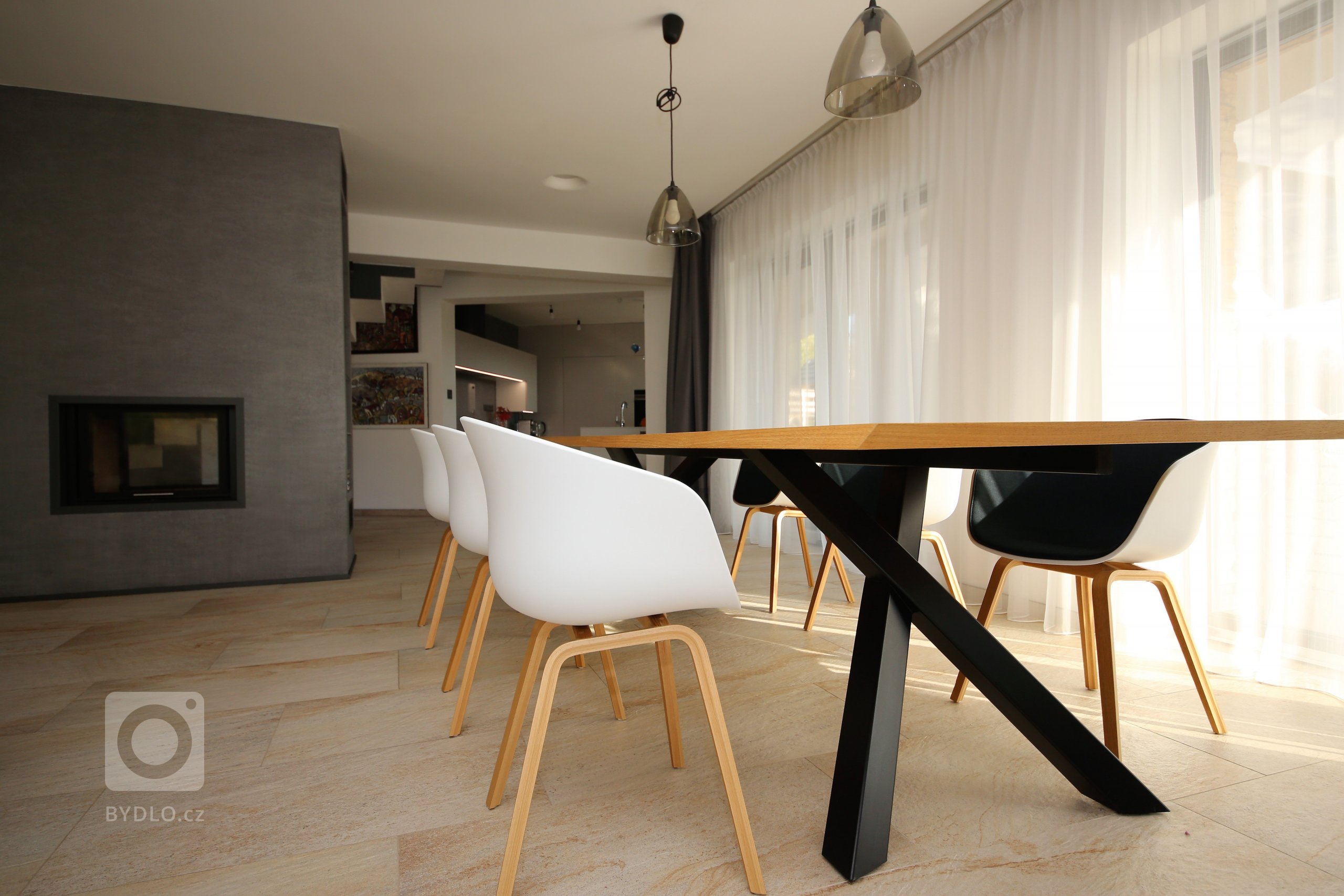 Prostorný rodinný dům se rodil postupně několik let, protože prioritou bylo vše dotáhnout do nejmenšího detailu a splnit si v něm veškeré představy o dokonalém…