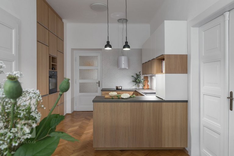 add picture to album