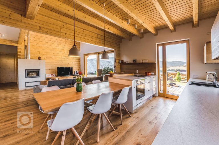 add picture to album