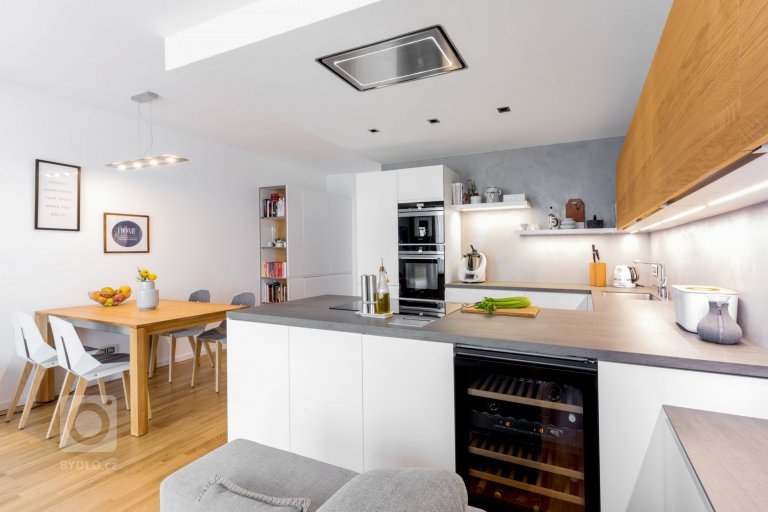 add picture to album