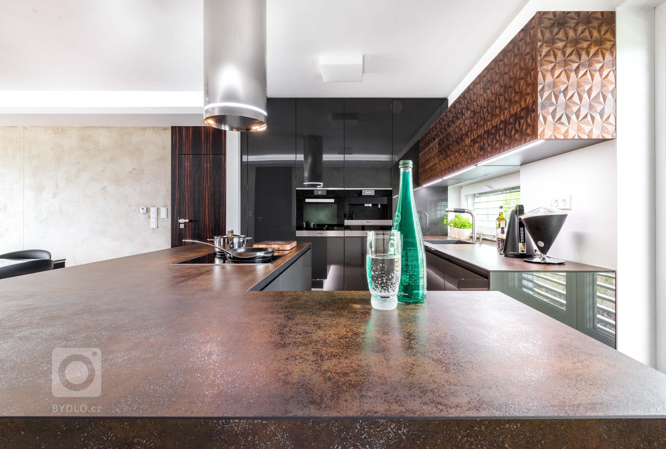 Kuchyně DIAMOND | ANTRACIT GLOSS
JEDINEČNÝ 3D DESIGN. VÍCE VRSTEVNATÉ ZÁŽITKY.

&nbsp;

Průmyslová revoluce v domácím podání. Luxusní modernistická…