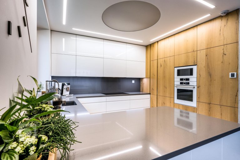 add picture to album