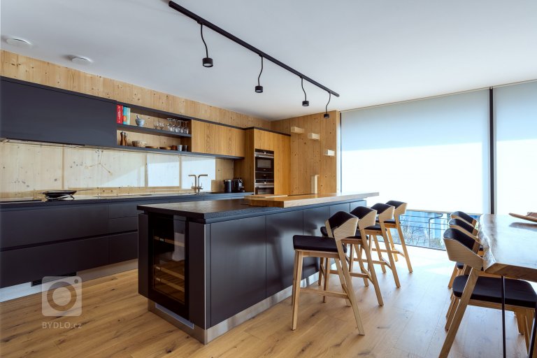 add picture to album