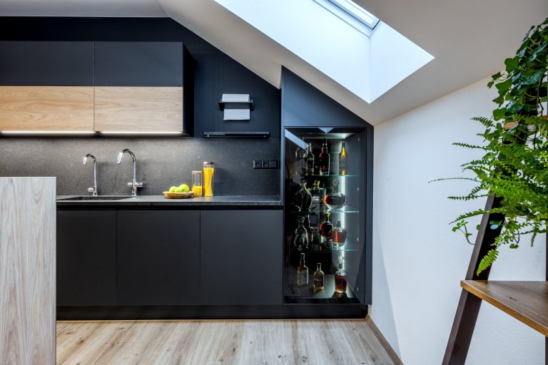 Nejlepší design má vždy pevné základy&nbsp;

Žula. Pevná, krásná, trvalá. Málokterý materiál v sobě tak výrazně a zároveň přirozeně spojuje kouzlo podmanivého…