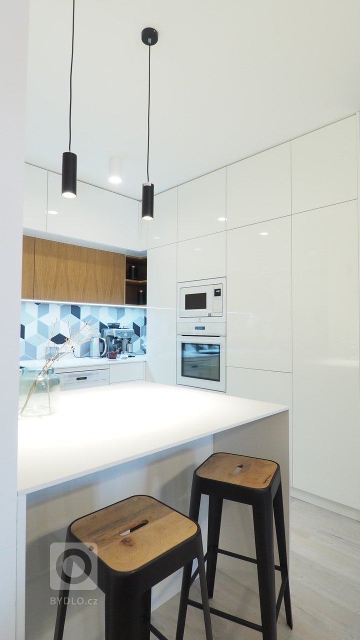 add picture to album