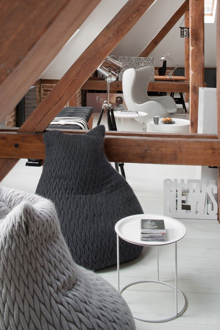 Loft, ve kterém najdete původní staré trámy