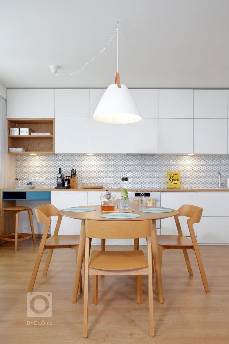 add picture to album