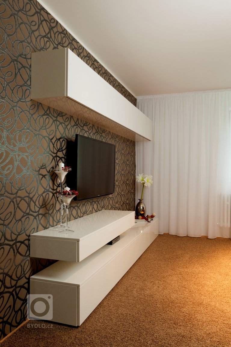 add picture to album