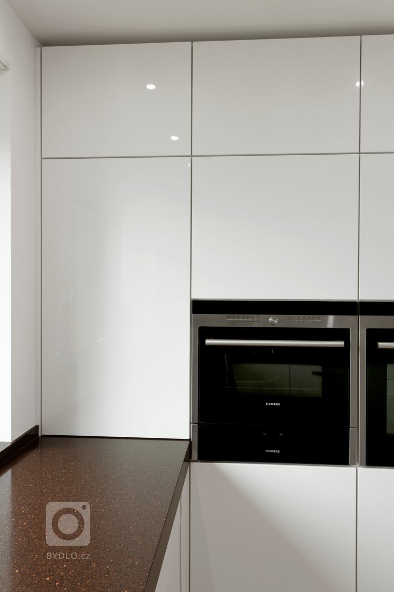 add picture to album