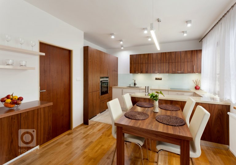 add picture to album