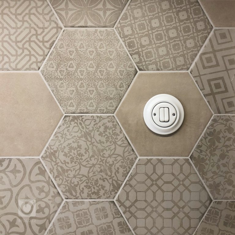 add picture to album