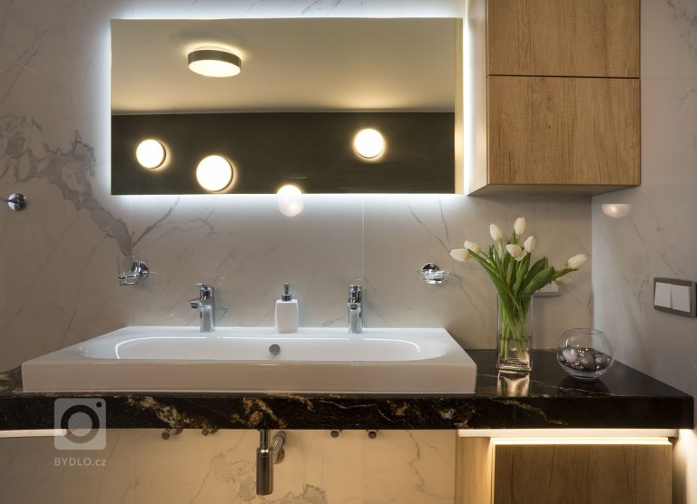 add picture to album