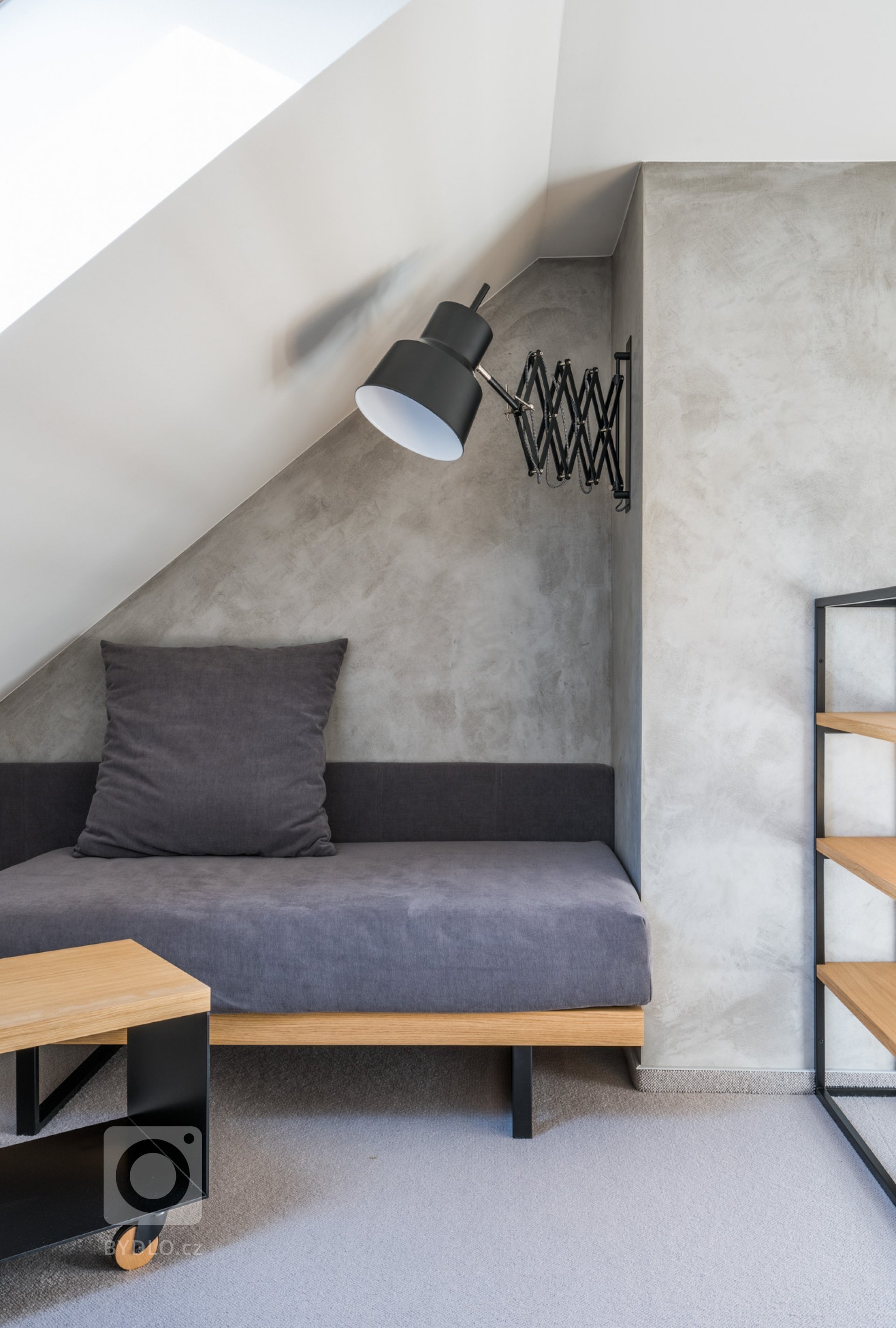 Investorka koupila mezonetový byt o&nbsp;výměře cca 72 m&sup2; a sama provedla částečnou rekonstrukci. My jsme dostali za úkol vytvořit obývací prostor s&nbsp…