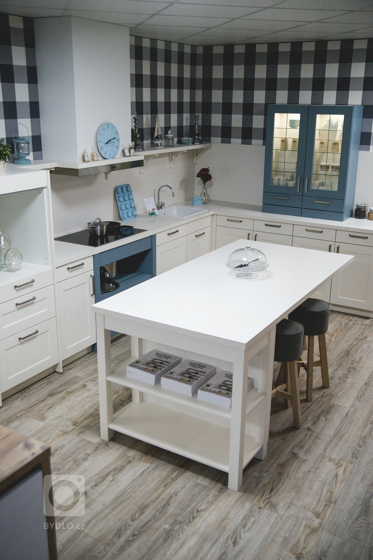 ponuka vystavených kuchýn z vlastného showroomu.

