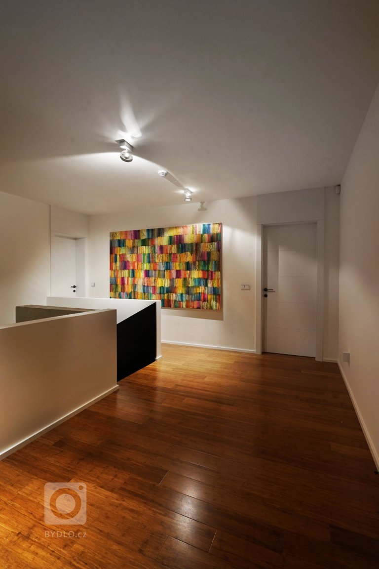 add picture to album