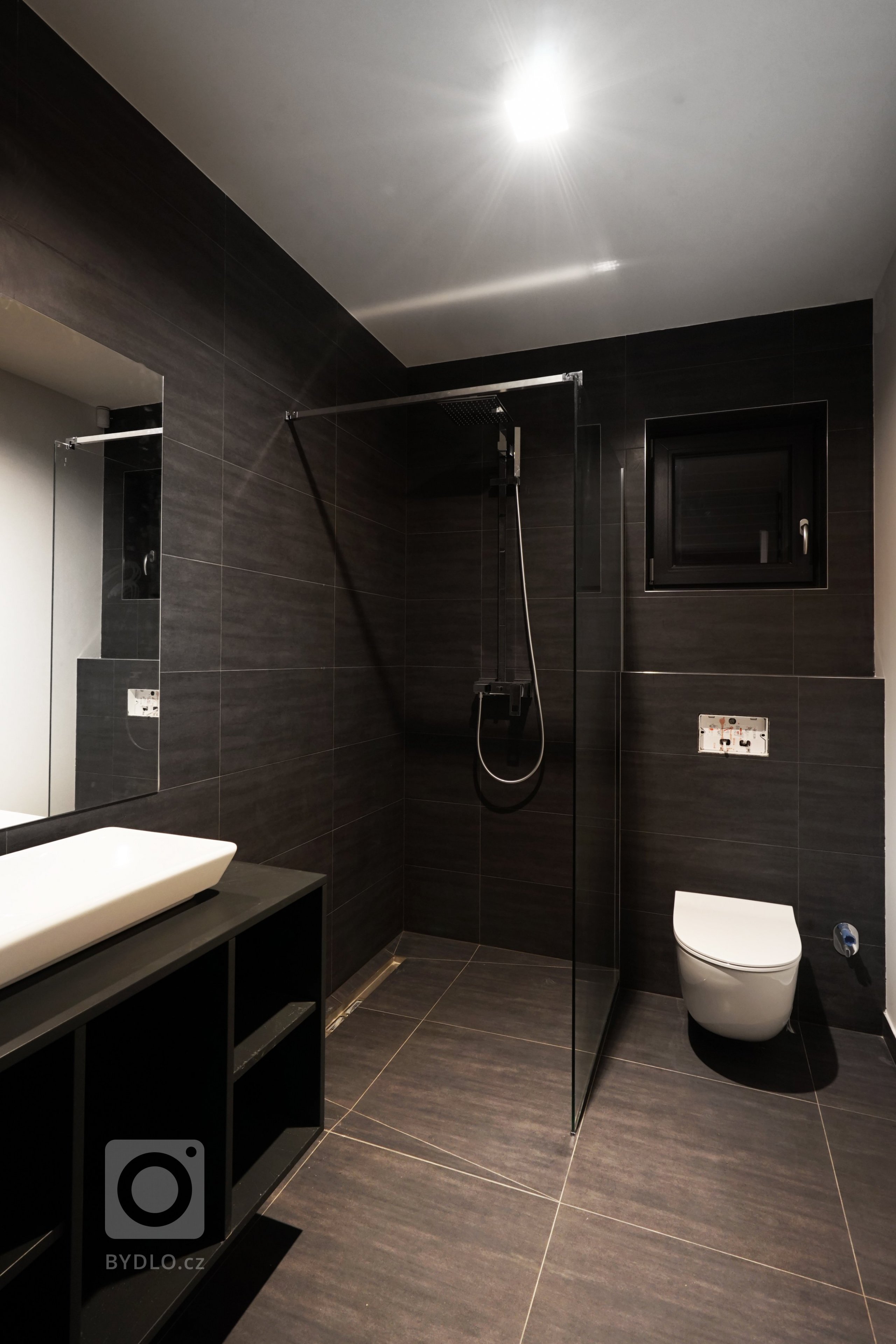 Představujeme vám novostavbu rodinného domu včetně návrhu interiéru a dohledu na realizaci. Tato novostavba zaujme svým působivým funkcionalistickým stylem,…