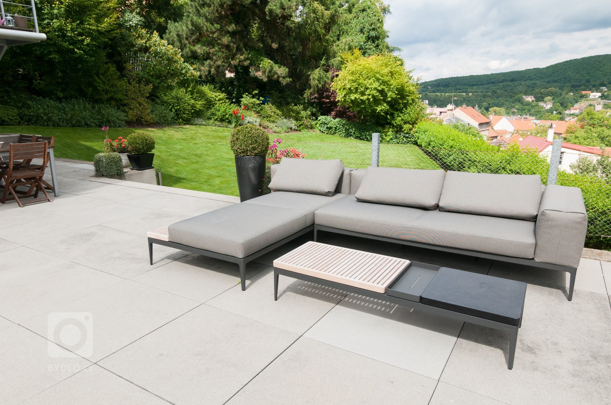 Residenční zahrada s bazénem u vily ve Zbraslavi&nbsp;&nbsp;&nbsp;&nbsp;&nbsp;&nbsp;&nbsp;&nbsp;&nbsp;&nbsp;&nbsp;&nbsp;&nbsp;&nbsp;&nbsp;&nbsp;

&nbsp;

…