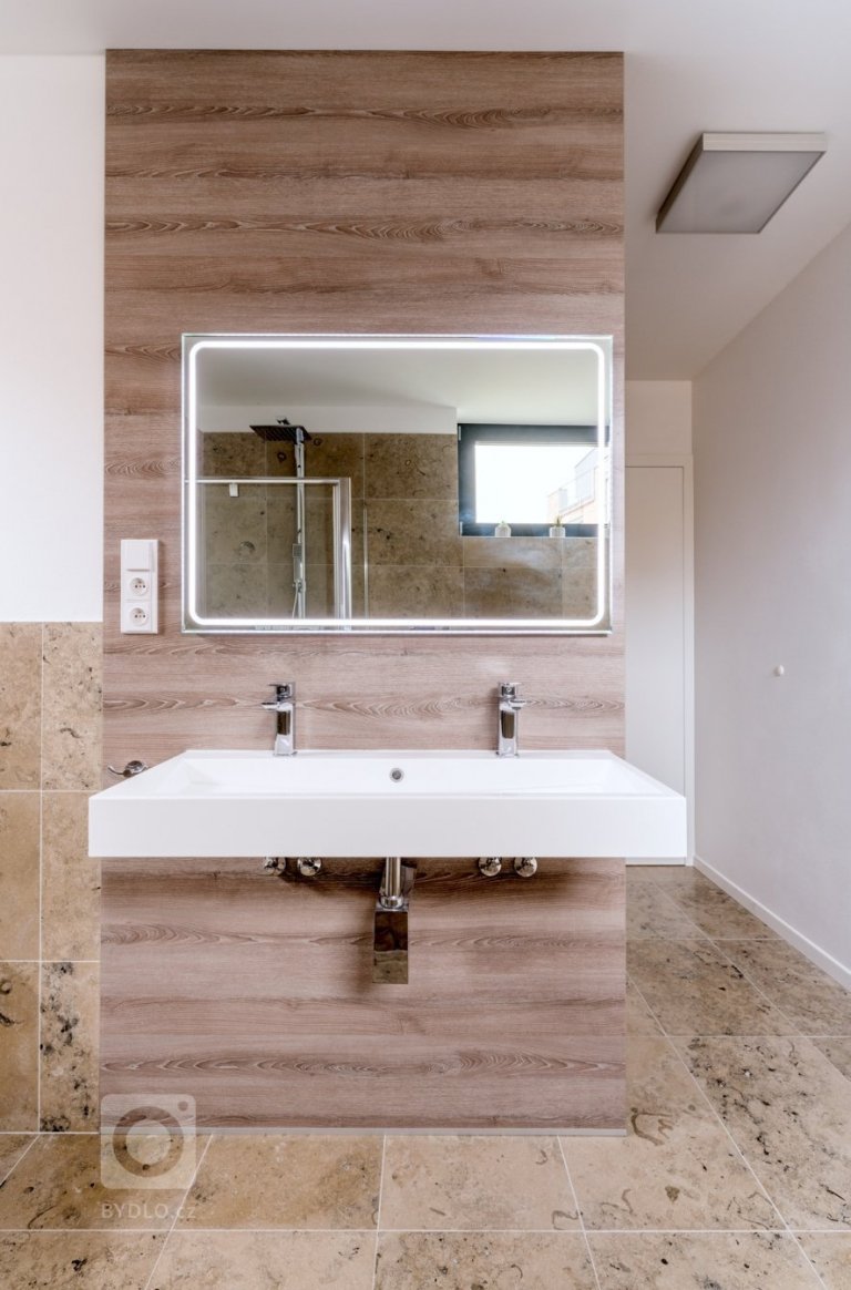 add picture to album