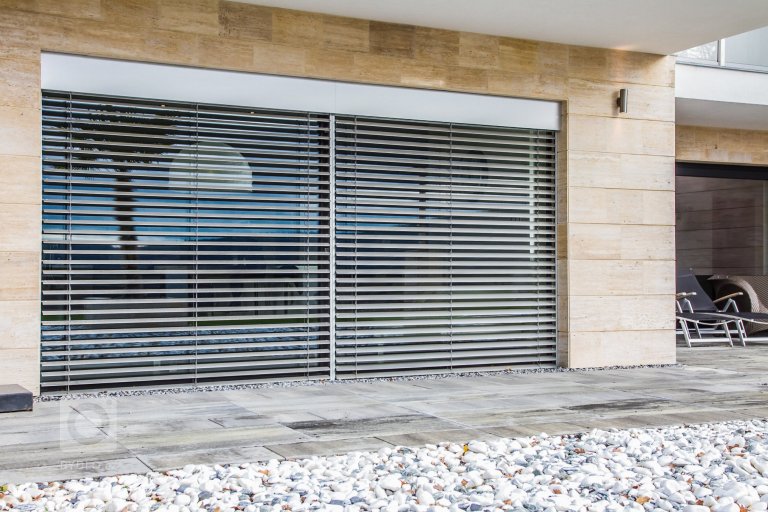 add picture to album