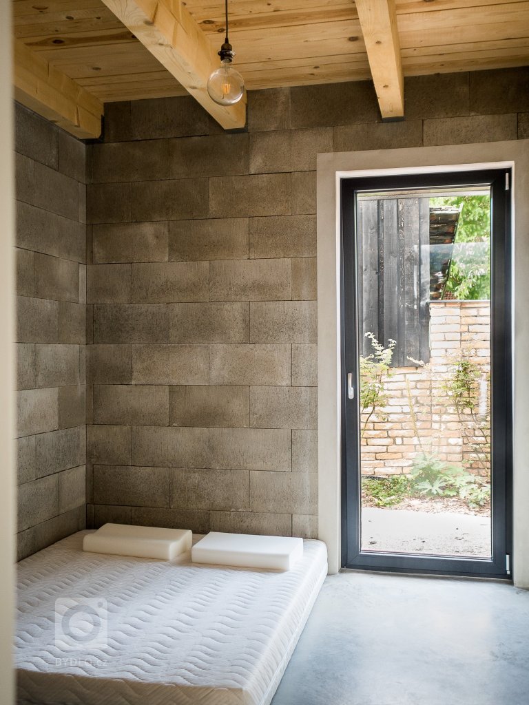 add picture to album