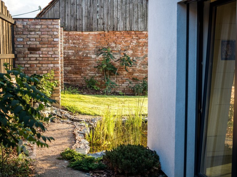 add picture to album